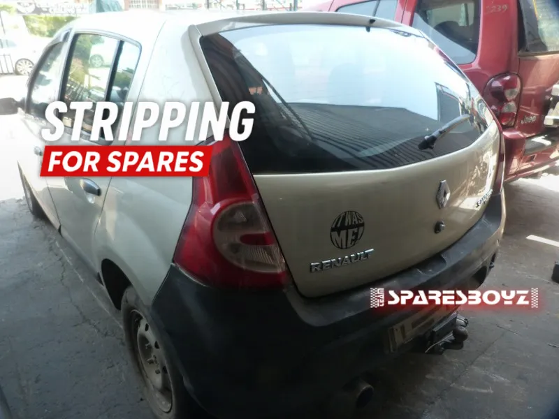 2010 Renault Sandero K7M view 4