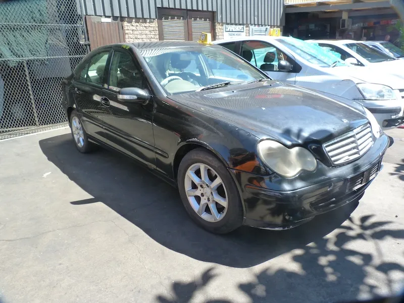 2004 Mercedes-Benz C-Class  view 2