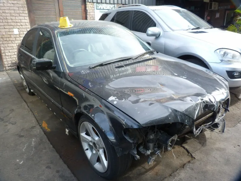 2004 BMW 3 Series M54 view 4