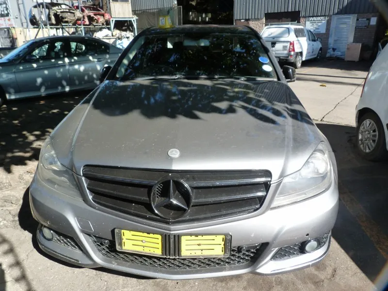 2012 Mercedes-Benz C-Class thumbnail 2