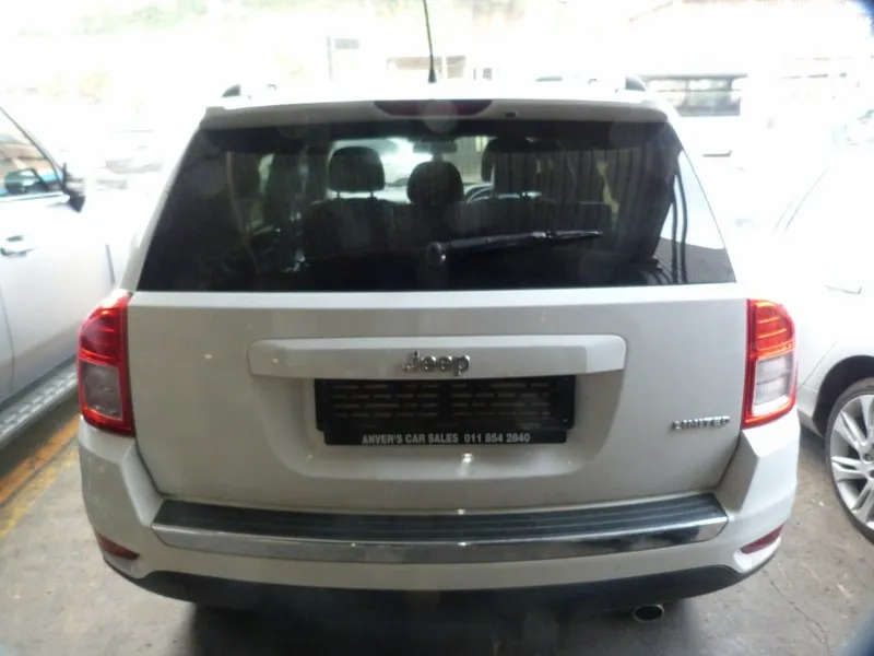 2013 Jeep Compass  view 3