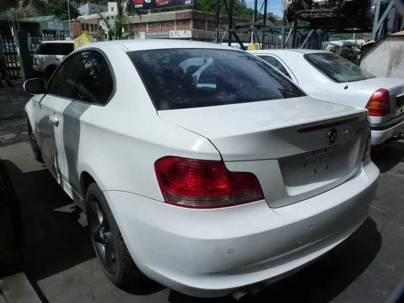 2011 BMW 1 Series N52N view 6