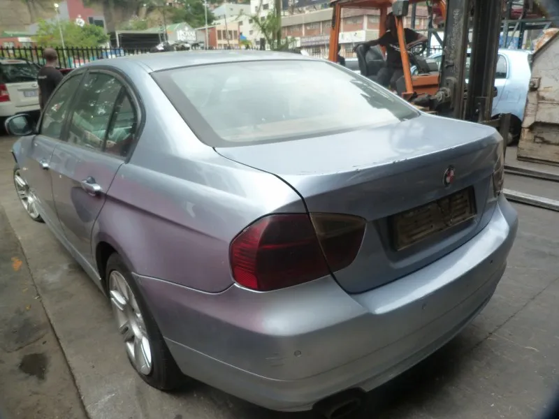 2011 BMW 3 Series N46 view 7