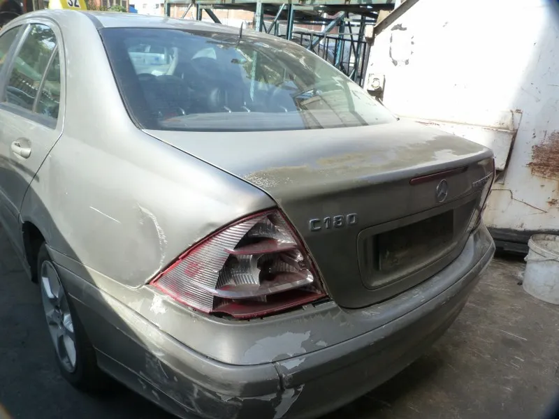 2006 Mercedes-Benz C-Class 271 view 6