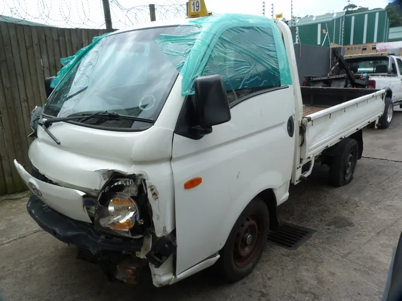 2016 Hyundai H100 Bakkie D4BB view 4