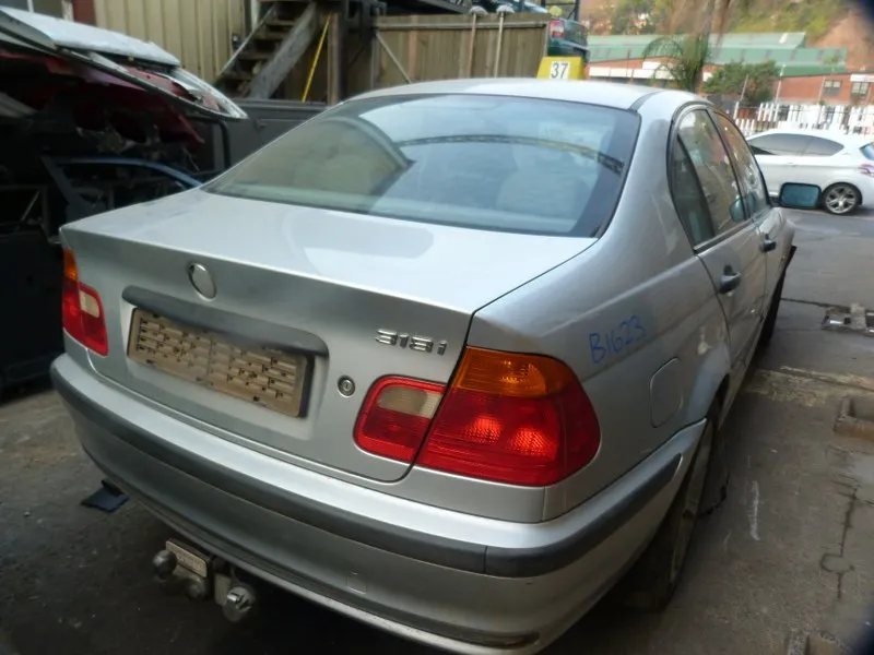 2000 BMW 3 Series M43 view 6