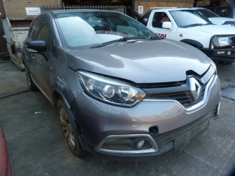 2015 Renault Captur view 3