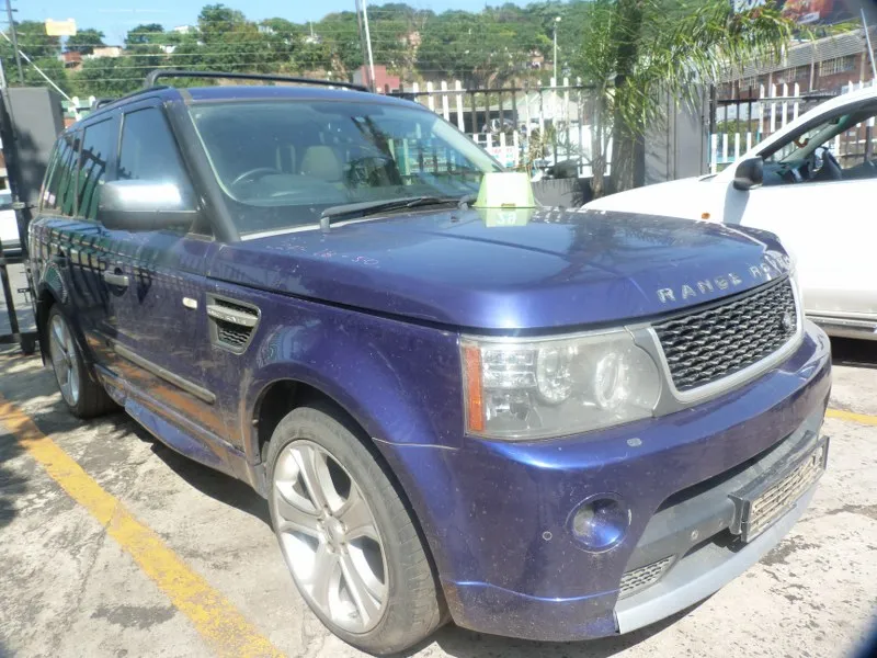 2011 Land Rover Range Rover Sport  view 4