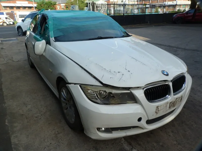 2009 BMW 3 Series N46N view 3