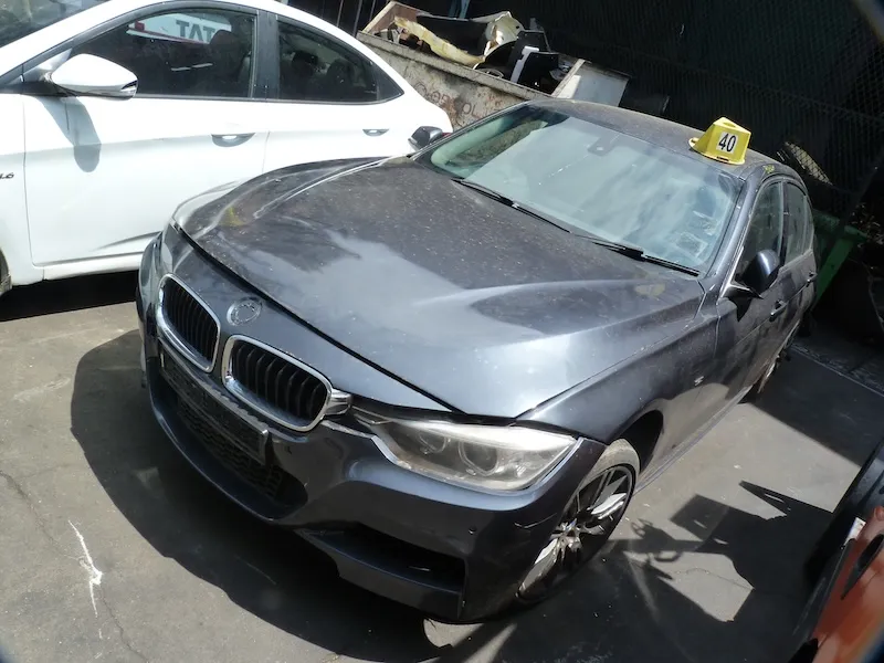 2013 BMW 3 Series N47N view 2