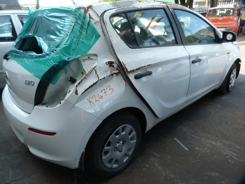 2015 Hyundai i20 G4LA view 6