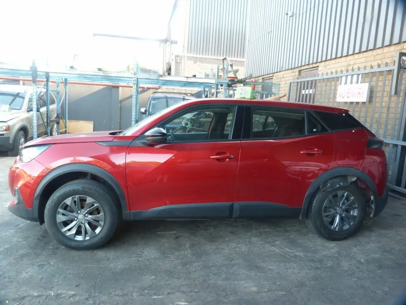 2023 Peugeot 2008 10X view 5