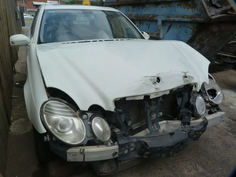 2007 Mercedes-Benz E-Class 642 view 4