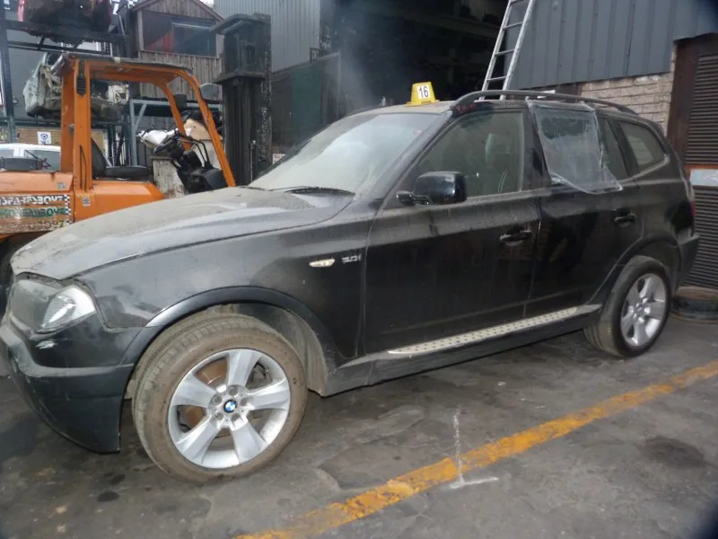 2005 BMW X3 M54 view 4