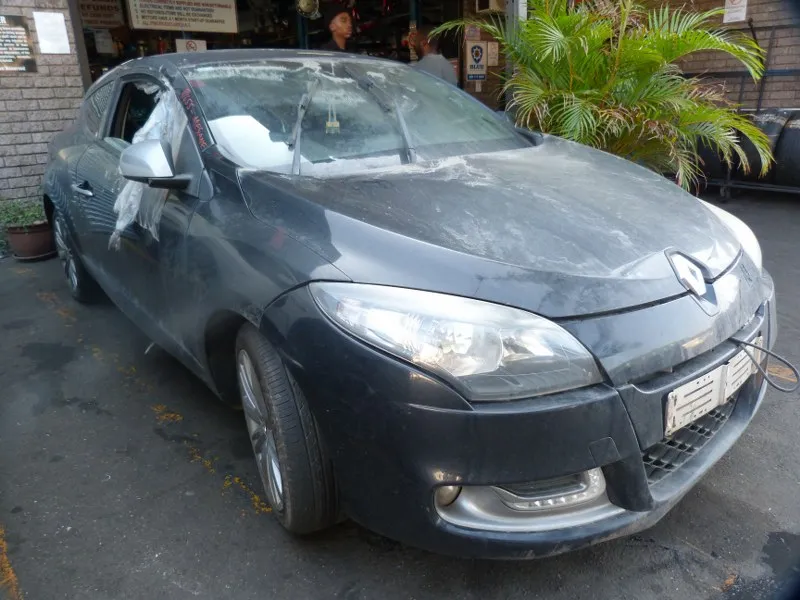 2013 Renault Megane H4J view 4
