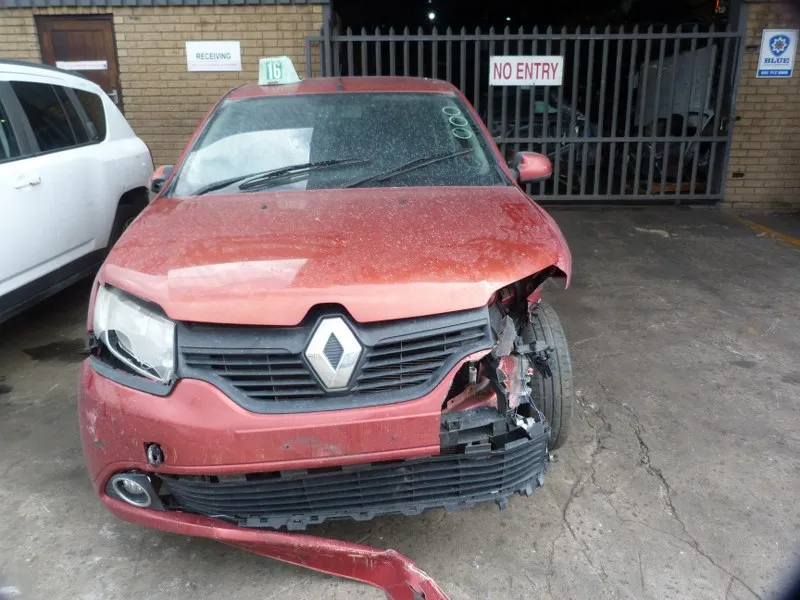 2014 Renault Sandero  view 2