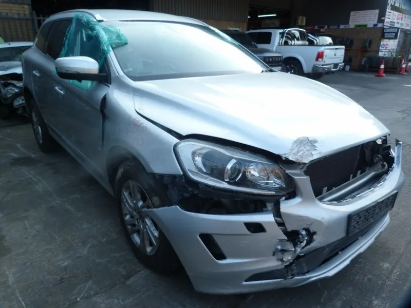 2016 Volvo XC60 thumbnail 3