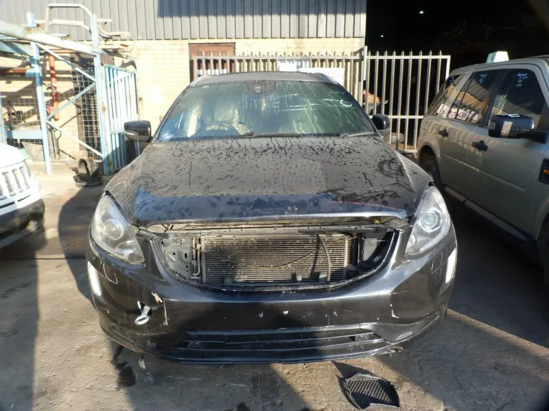 2015 Volvo XC60 D5244T view 2