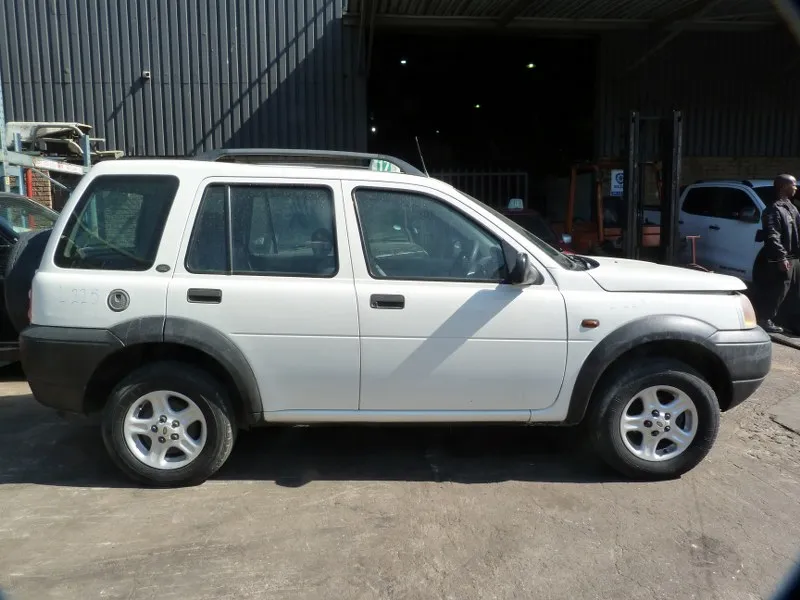 1998 Land Rover Freelander view 9