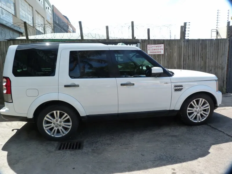 2012 Land Rover Discovery 4 SDV6 view 4