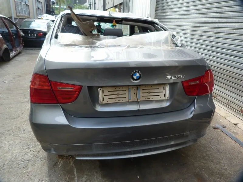 2010 BMW 3 Series N46N view 5