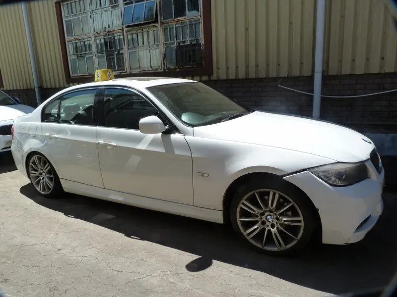 2011 BMW 3 Series N46 view 4