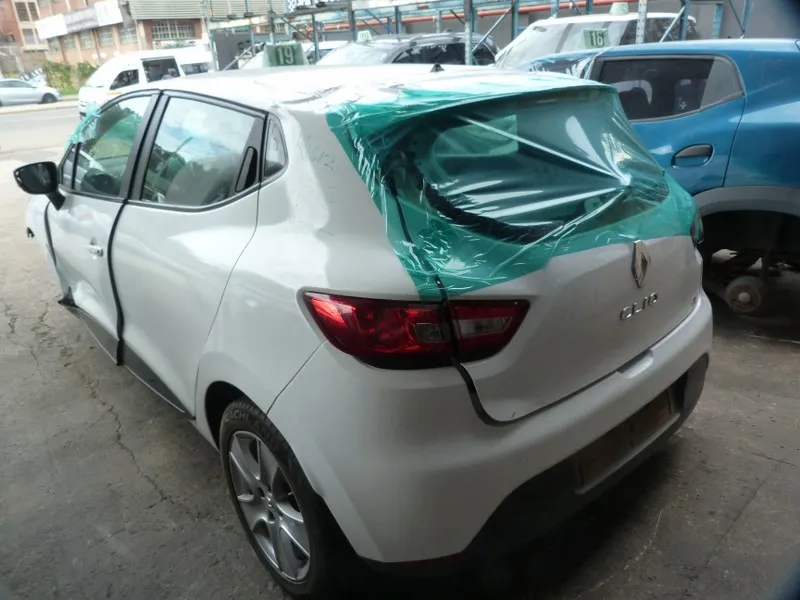 2015 Renault Clio  view 7