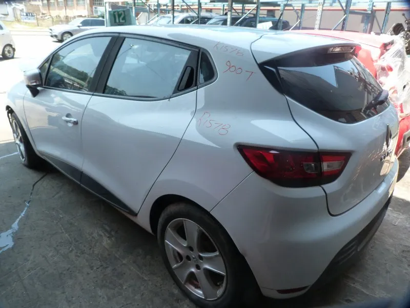 2019 Renault Clio H4BA view 5