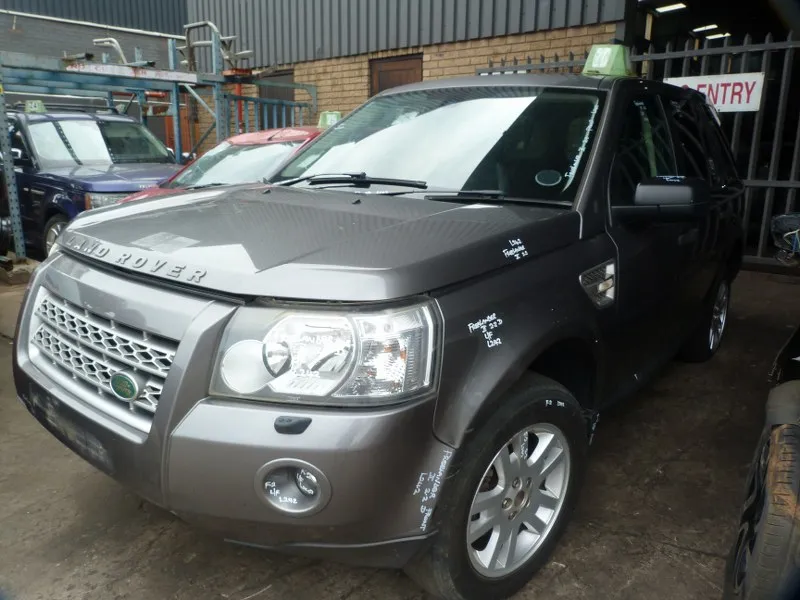 2009 Land Rover Freelander  view 3