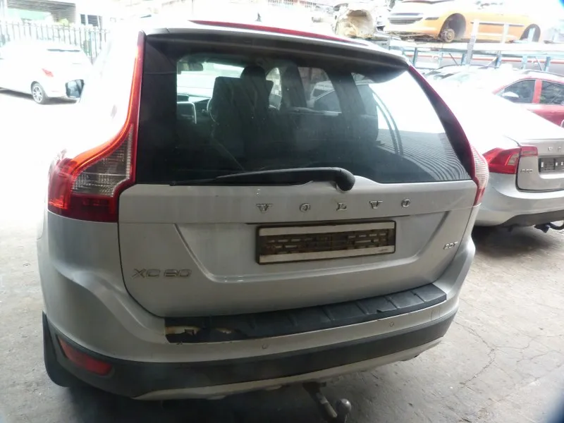 2011 Volvo XC60 B4204T view 7