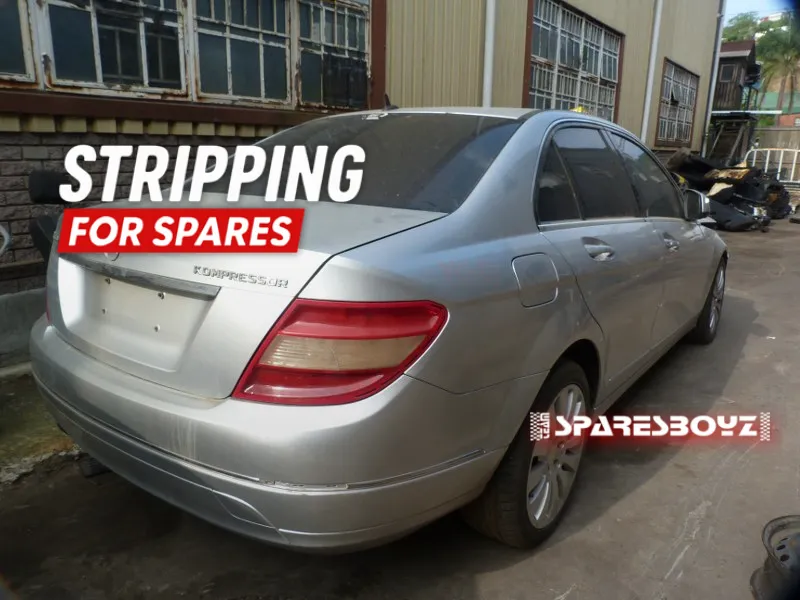 2007 Mercedes-Benz C-Class view 2