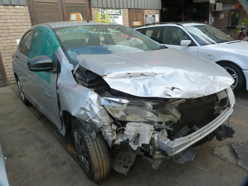 2014 Honda Ballade L15Z1 view 3