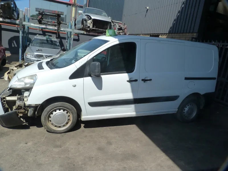 2013 Peugeot Expert  view 4