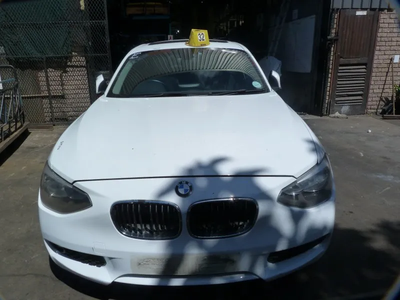 2014 BMW 1 Series N13 view 2