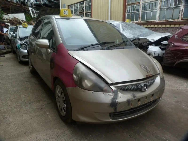 2005 Honda Jazz L13A1 view 4