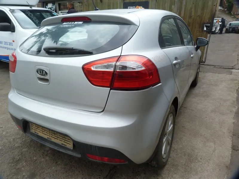 2012 Kia Rio view 4