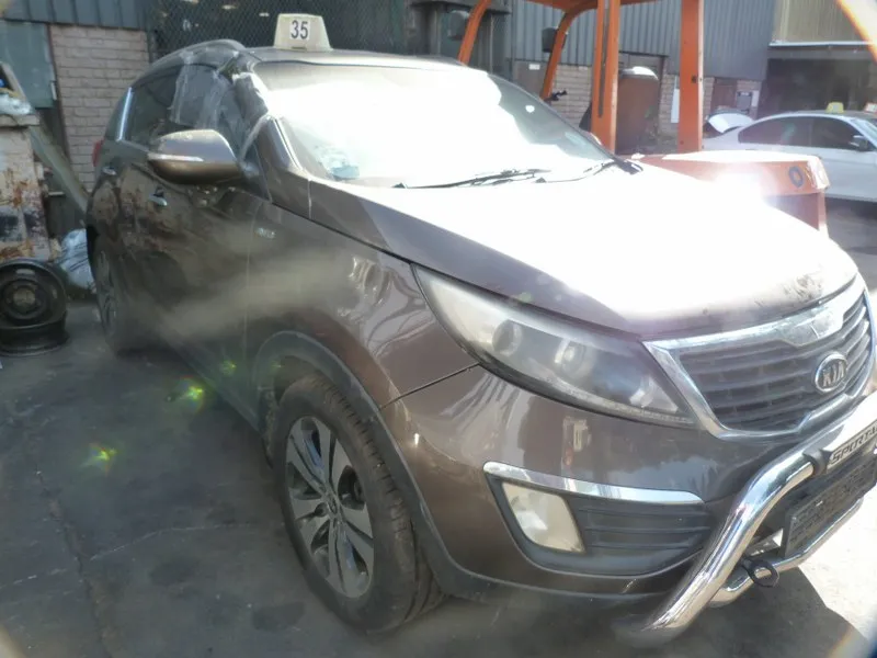 2012 Kia Sportage G4KE view 6