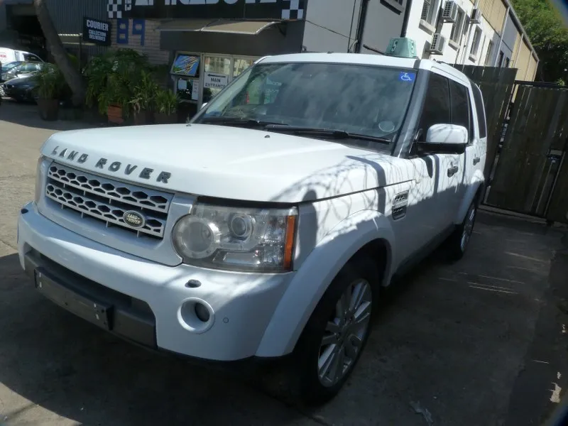2012 Land Rover Discovery 4 SDV6 view 8