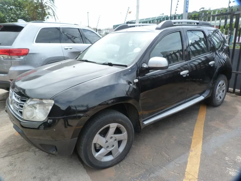 2013 Renault Duster view 3