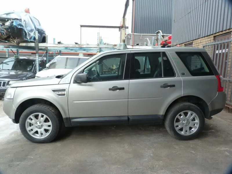 2010 Land Rover Freelander  view 5