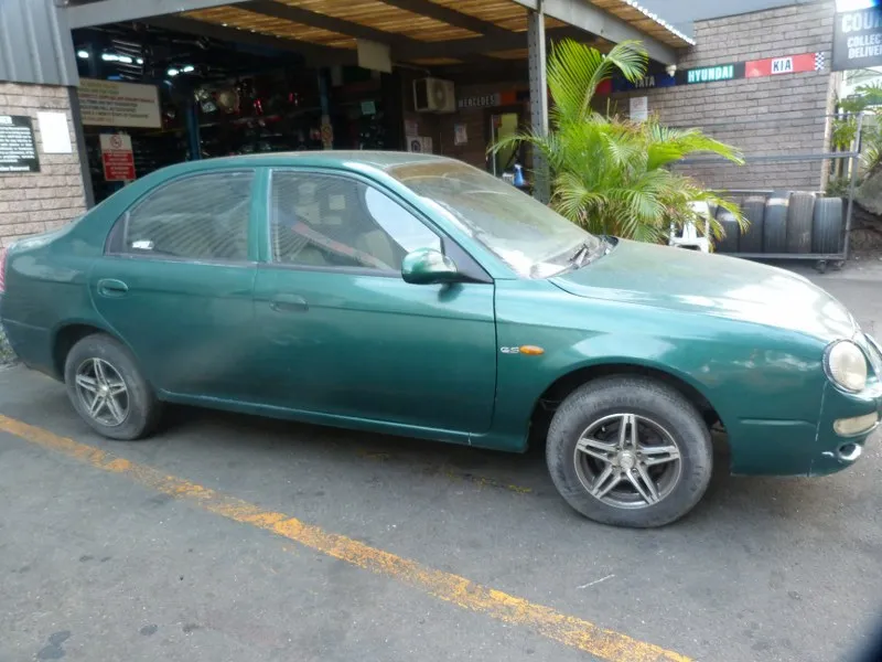 2000 Kia Shuma  view 3