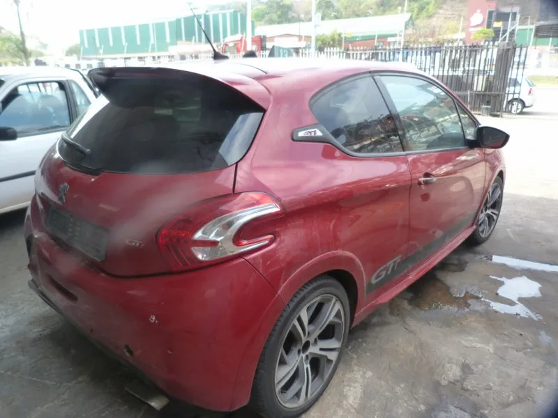 2014 Peugeot 208 10FK view 6