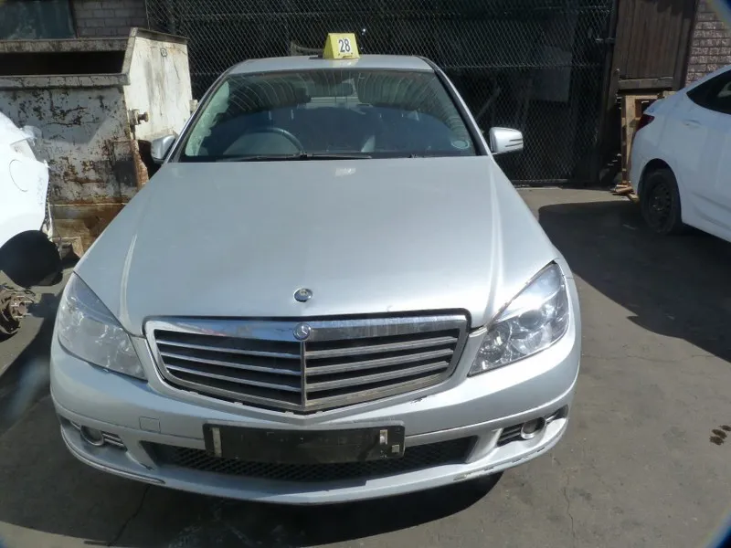 2011 Mercedes-Benz C-Class 2718 view 4