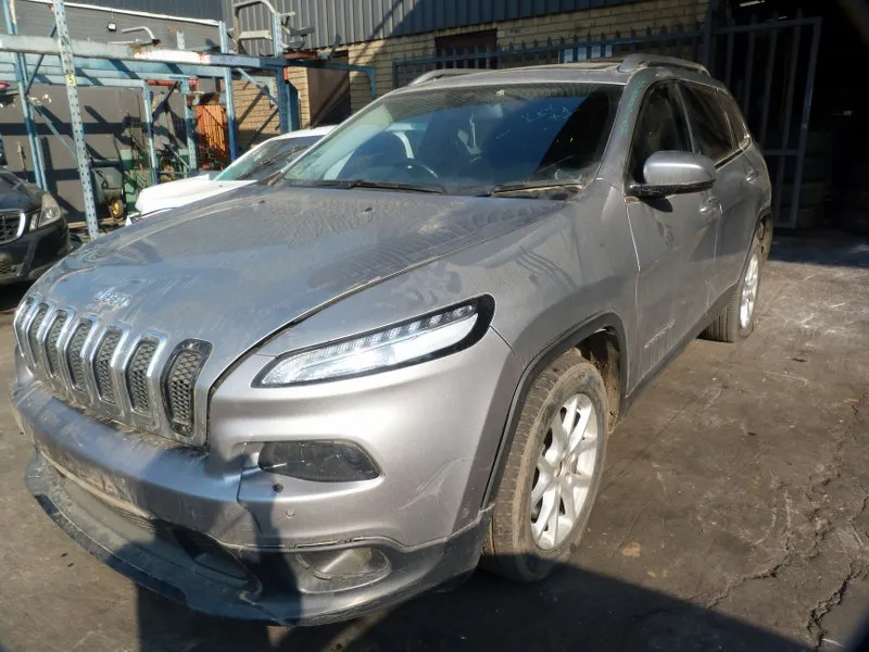 2014 Jeep Cherokee  view 4