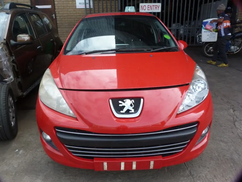 2010 Peugeot 207 10FH view 2
