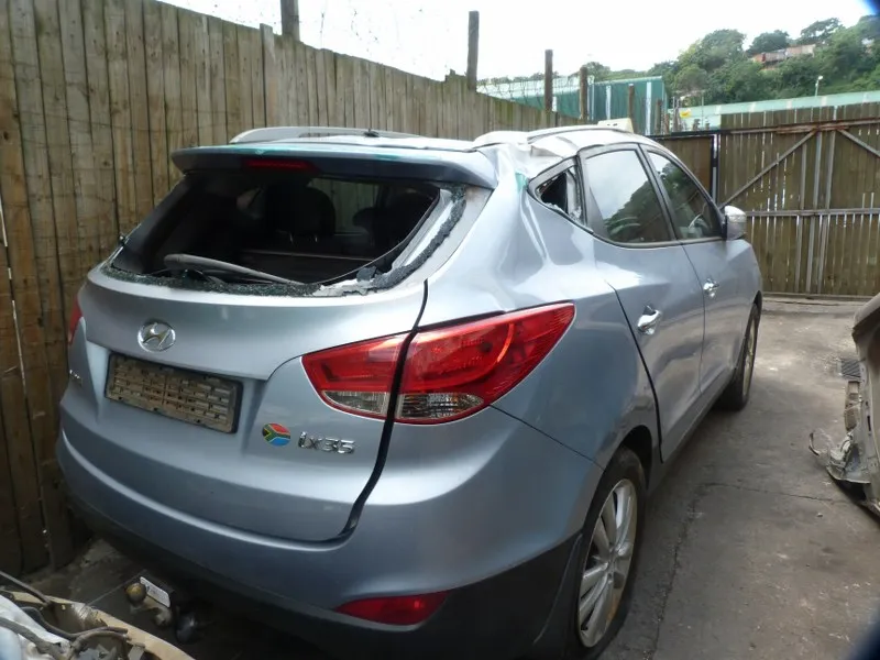 2011 Hyundai ix35 G4KD view 7