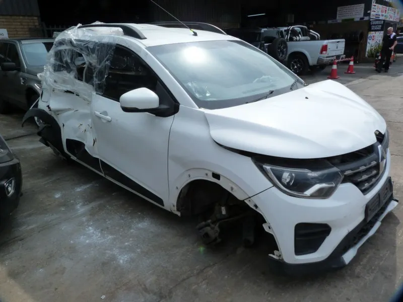 2021 Renault Triber  view 3