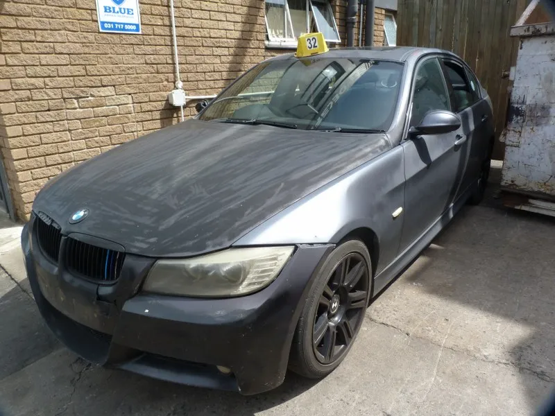 2005 BMW 3 Series N46 view 3