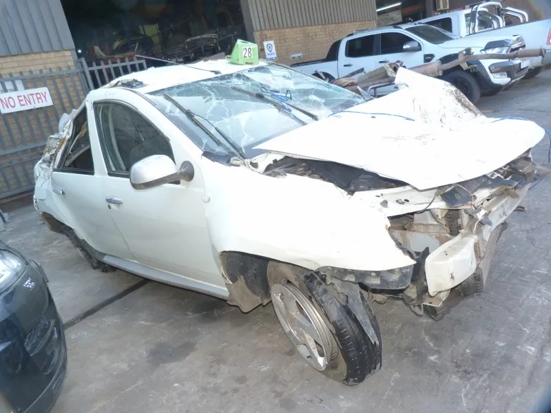 2015 Renault Duster K9K view 3