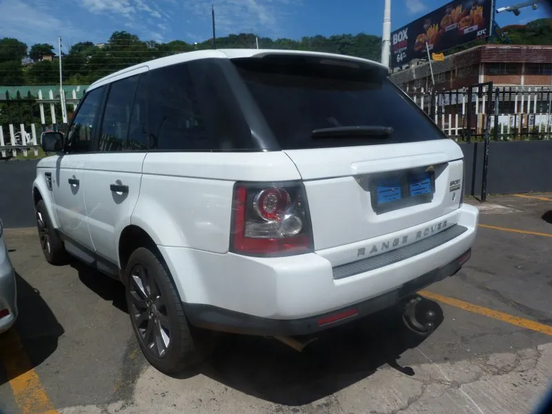 2011 Land Rover Range Rover Sport 5.0 view 4